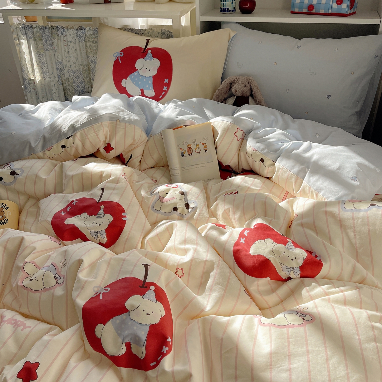 91家纺网 家纺一手货源 找家纺 栩裕纺织 2026新款全棉数码印花四件套 红苹果狗狗