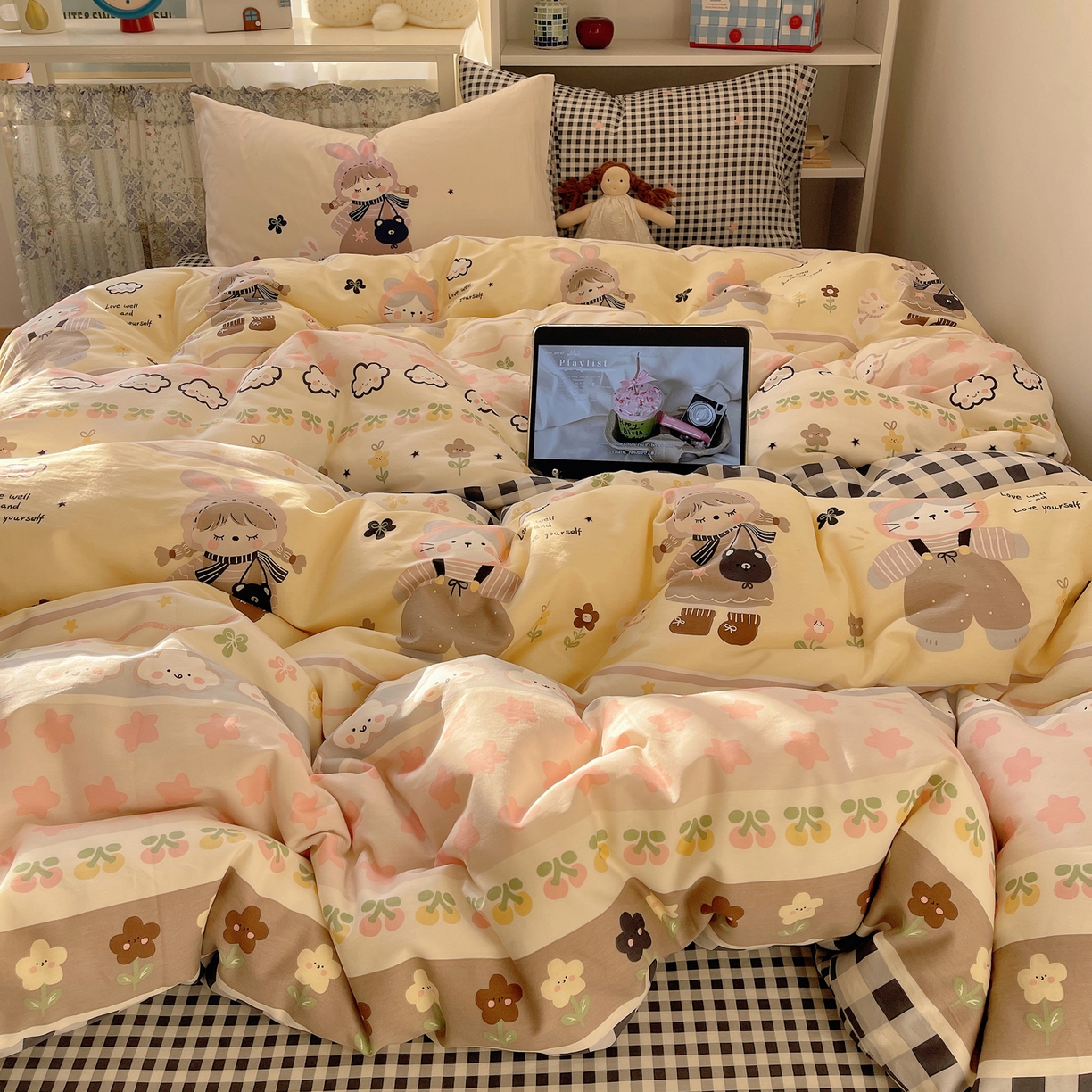 91家纺网 家纺一手货源 找家纺 栩裕纺织 2026新款全棉数码印花四件套 害羞女孩