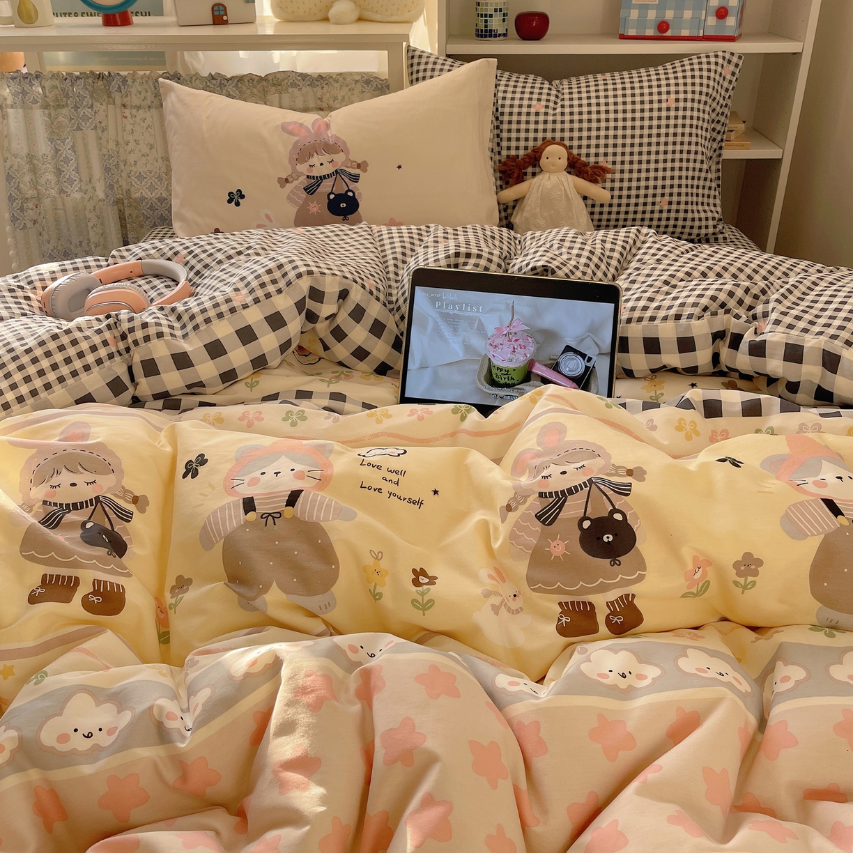 91家纺网 家纺一手货源 找家纺 栩裕纺织 2026新款全棉数码印花四件套 害羞女孩