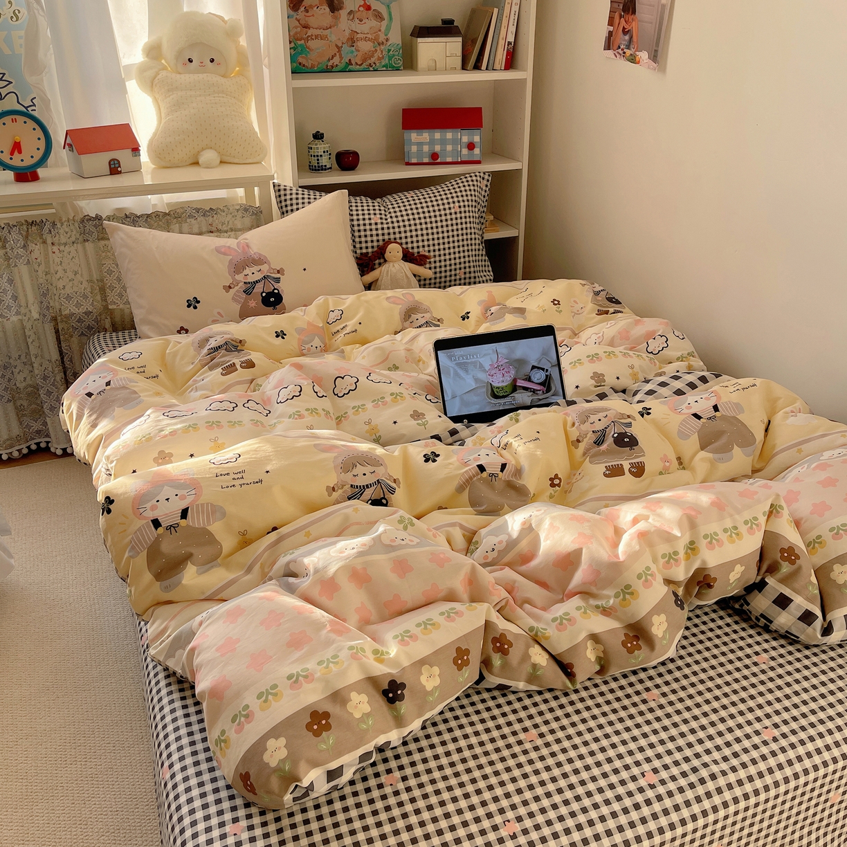 91家纺网 家纺一手货源 找家纺 栩裕纺织 2026新款全棉数码印花四件套 害羞女孩