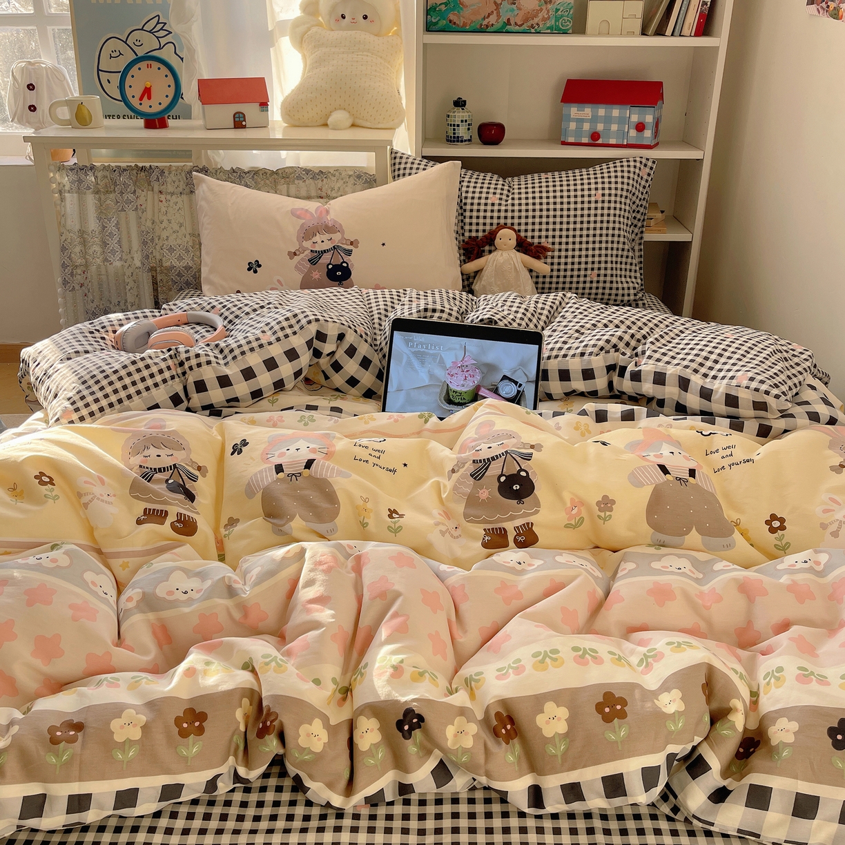 91家纺网 家纺一手货源 找家纺 栩裕纺织 2026新款全棉数码印花四件套 害羞女孩