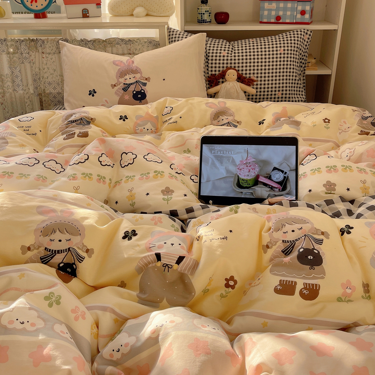 91家纺网 家纺一手货源 找家纺 栩裕纺织 2026新款全棉数码印花四件套 害羞女孩