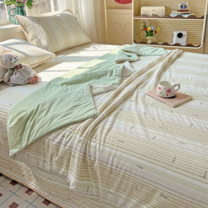 91家纺网 家纺一手货源 找家纺 卡普二店 2026新款A类锦氨凉感印花夏被四件套床盖凉席款--凉席床盖 抹茶序曲