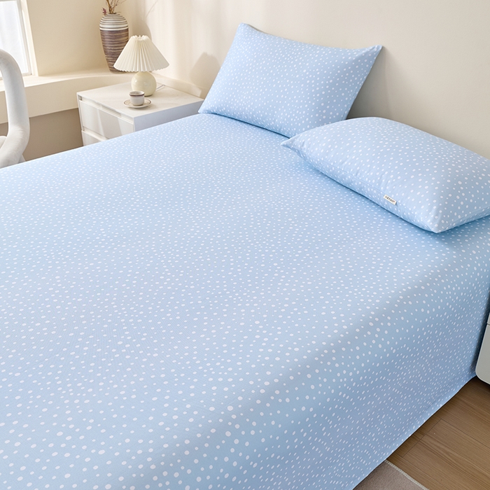 91家纺网 家纺一手货源 找家纺 居美良品 2026新款100%全棉A类新疆棉数码印花纯棉老粗布床单凉席二三件套 蓝湖梦境