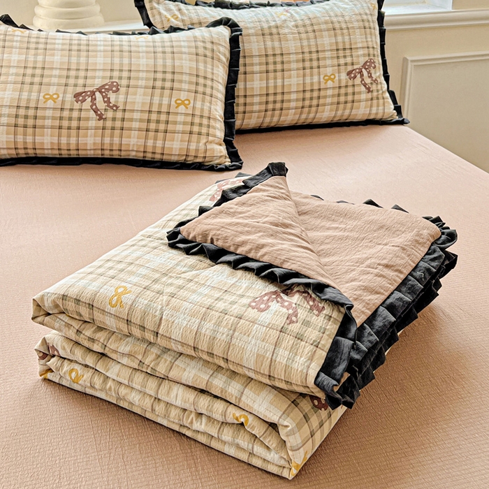 91家纺网 家纺一手货源 找家纺 人人爱家纺 2026新款赫本风花边夏被夏凉被空调被 太妃糖