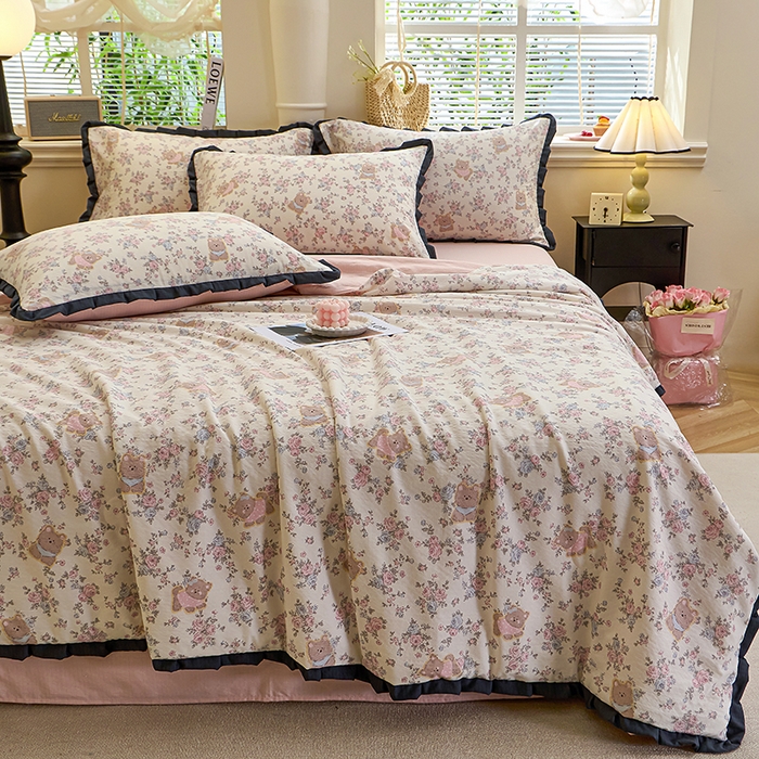 91家纺网 家纺一手货源 找家纺 人人爱家纺 2026新款赫本风花边夏被夏凉被空调被 花园里