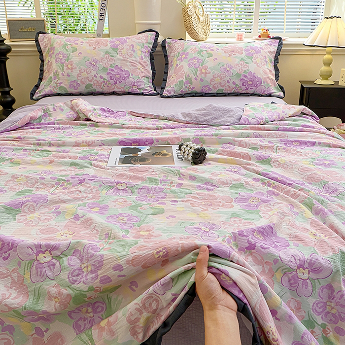 91家纺网 家纺一手货源 找家纺 人人爱家纺 2026新款赫本风花边夏被夏凉被空调被 紫韵斑斓