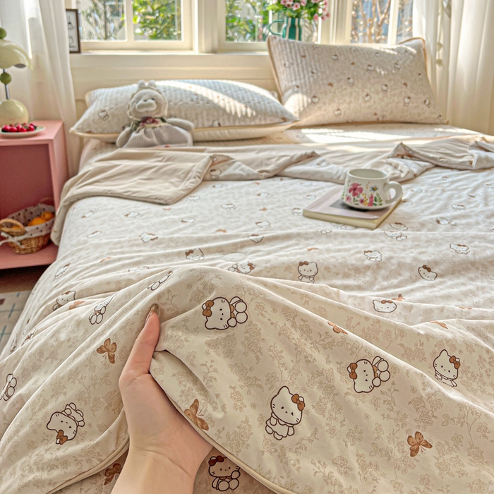 91家纺网 家纺一手货源 找家纺 卡普二店 2026新款A类锦氨凉感印花夏被四件套床盖凉席款--凉席床盖 奶盖Kitty
