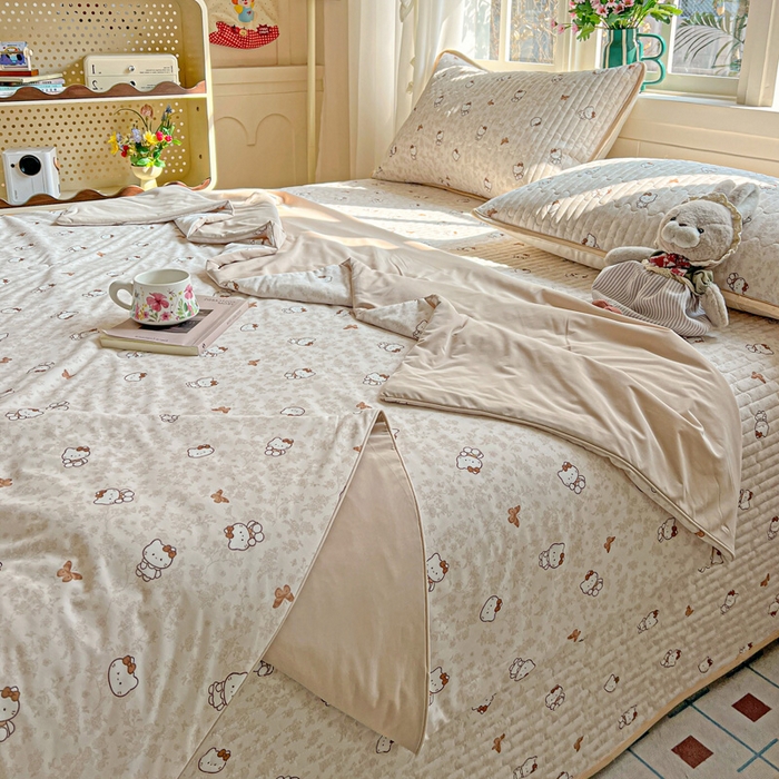 91家纺网 家纺一手货源 找家纺 卡普二店 2026新款A类锦氨凉感印花夏被四件套床盖凉席款--凉席床盖 奶盖Kitty