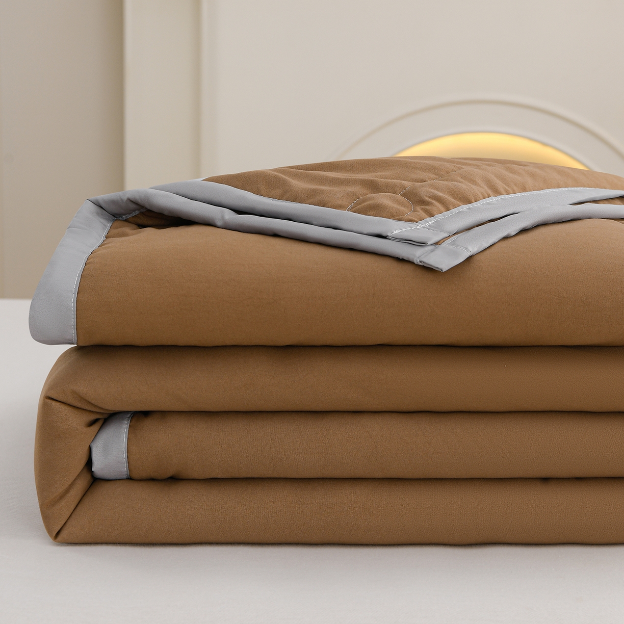 91家纺网 家纺一手货源 找家纺 羽涵家纺 2026新款磨毛水洗棉夏被夏凉被空调被 焦糖咖