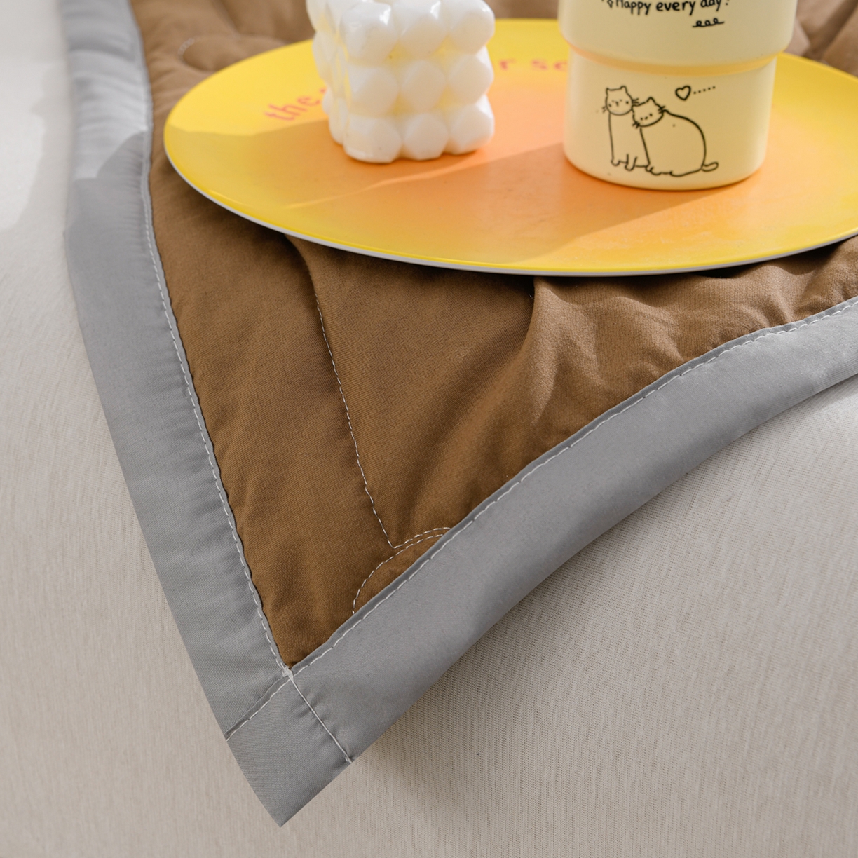 91家纺网 家纺一手货源 找家纺 羽涵家纺 2026新款磨毛水洗棉夏被夏凉被空调被 焦糖咖