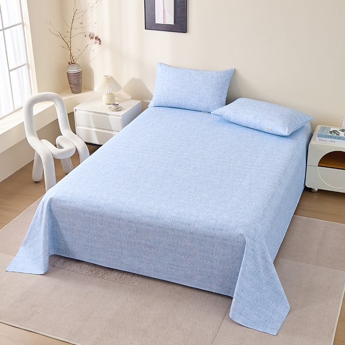 91家纺网 家纺一手货源 找家纺 居美良品 2026新款100%全棉A类新疆棉数码印花纯棉老粗布床单凉席二三件套 云影蓝烟