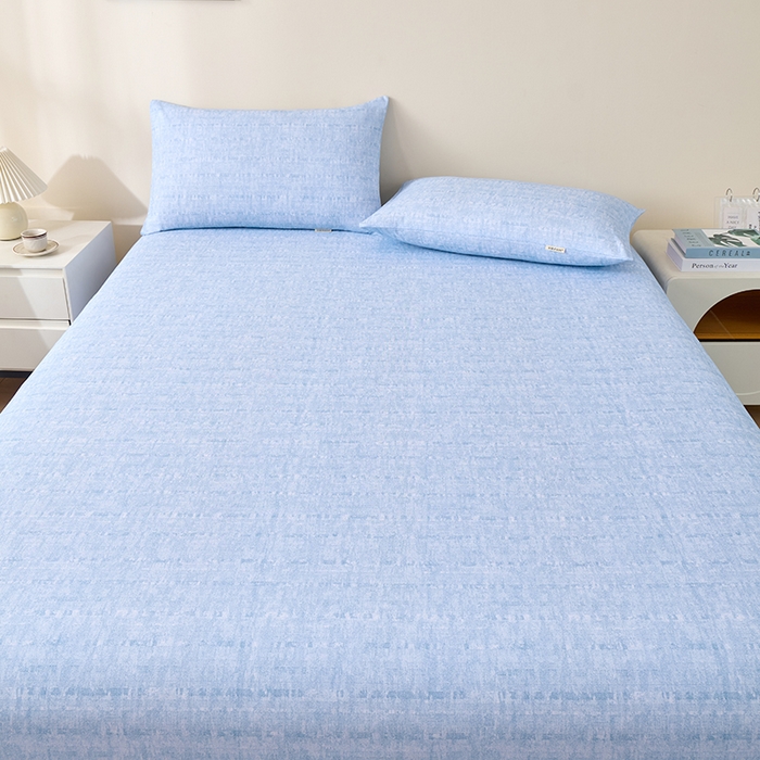 91家纺网 家纺一手货源 找家纺 居美良品 2026新款100%全棉A类新疆棉数码印花纯棉老粗布床单凉席二三件套 云影蓝烟