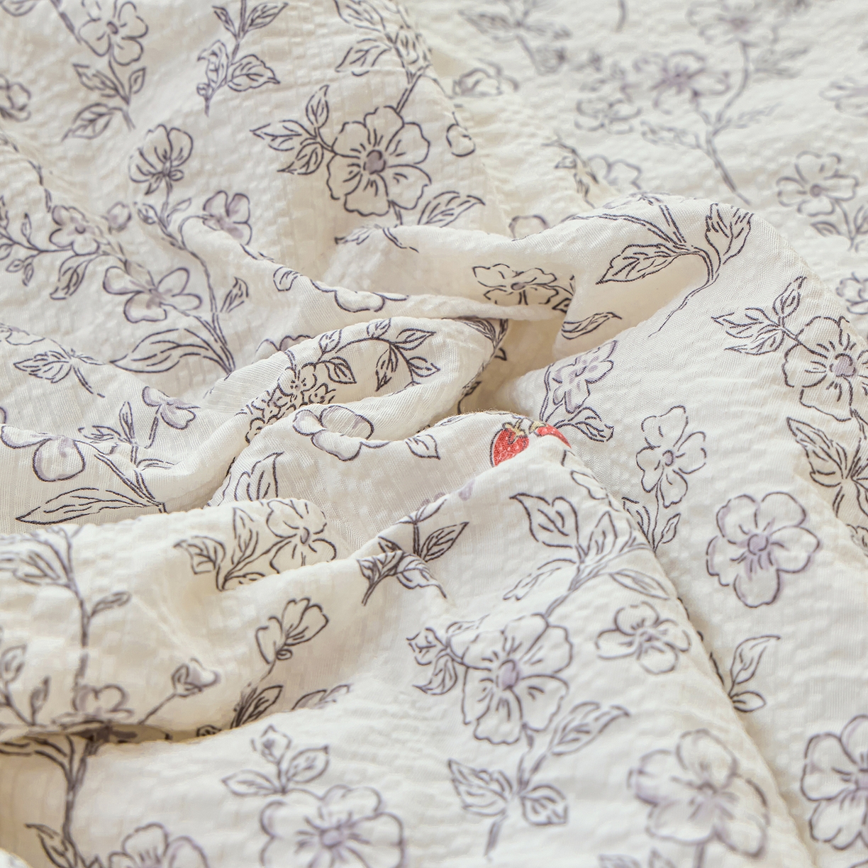 91家纺网 家纺一手货源 找家纺 人人爱家纺 2026新款泡芙纱欧式夏被夏凉被空调被四件套 线条画心