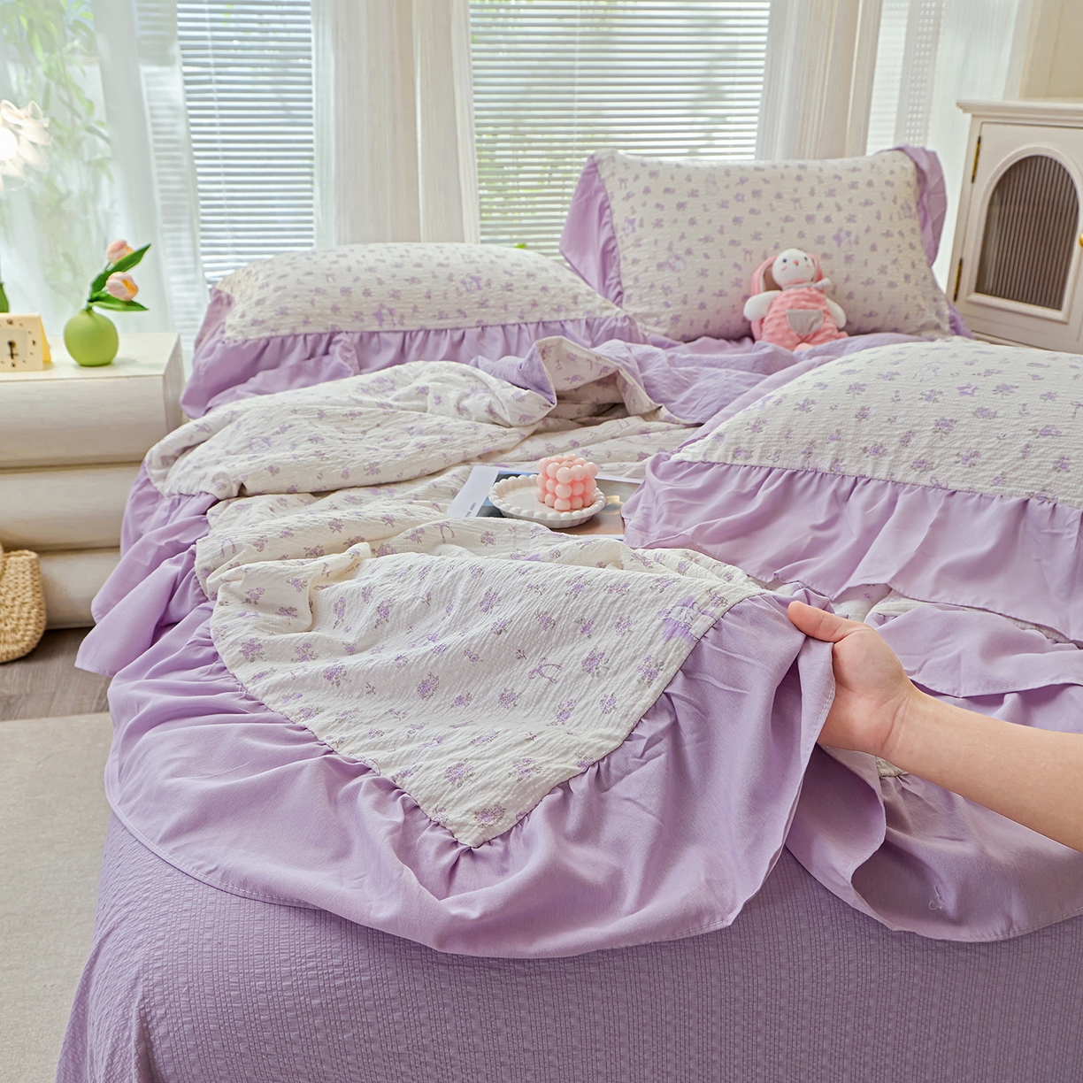 91家纺网 家纺一手货源 找家纺 人人爱家纺 2026新款泡芙纱欧式夏被夏凉被空调被四件套 紫色花语
