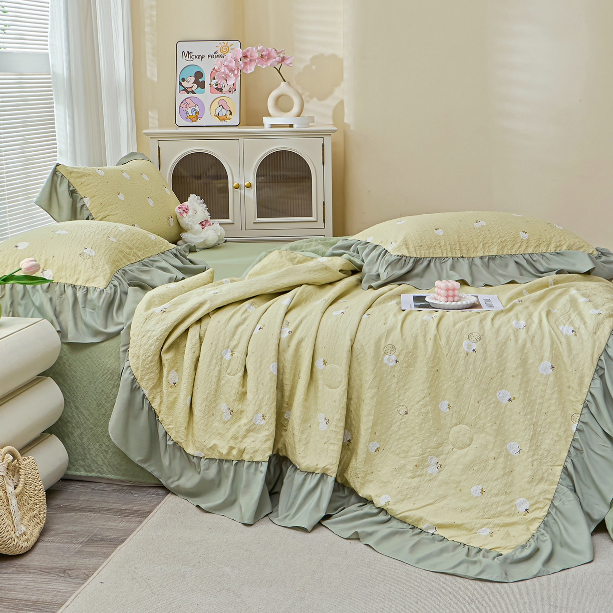 91家纺网 家纺一手货源 找家纺 人人爱家纺 2026新款泡芙纱欧式夏被夏凉被空调被四件套 抹茶梅梅