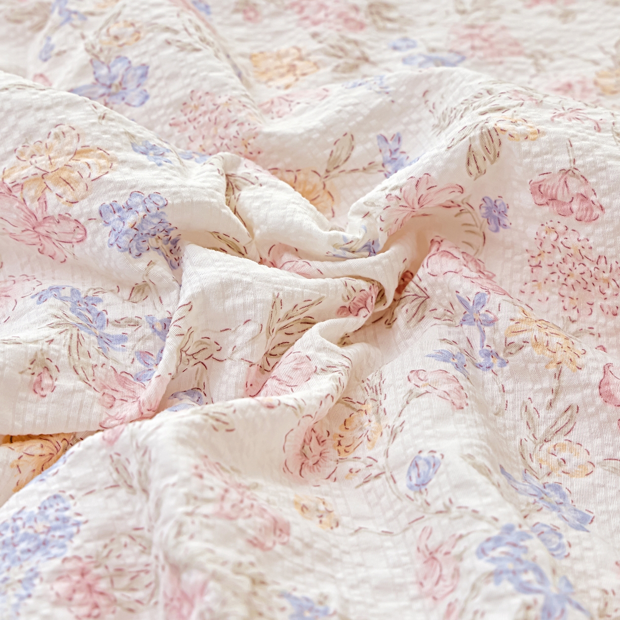 91家纺网 家纺一手货源 找家纺 人人爱家纺 2026新款泡芙纱欧式夏被夏凉被空调被四件套 诗意柔