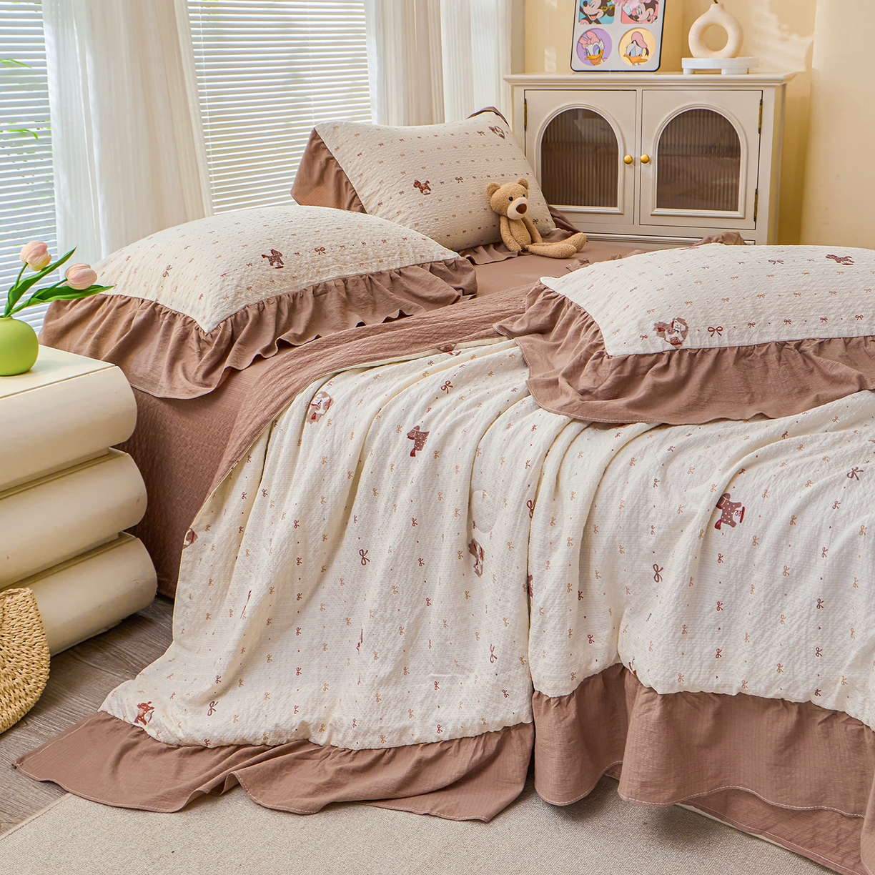 91家纺网 家纺一手货源 找家纺 人人爱家纺 2026新款泡芙纱欧式夏被夏凉被空调被四件套 木马甜心