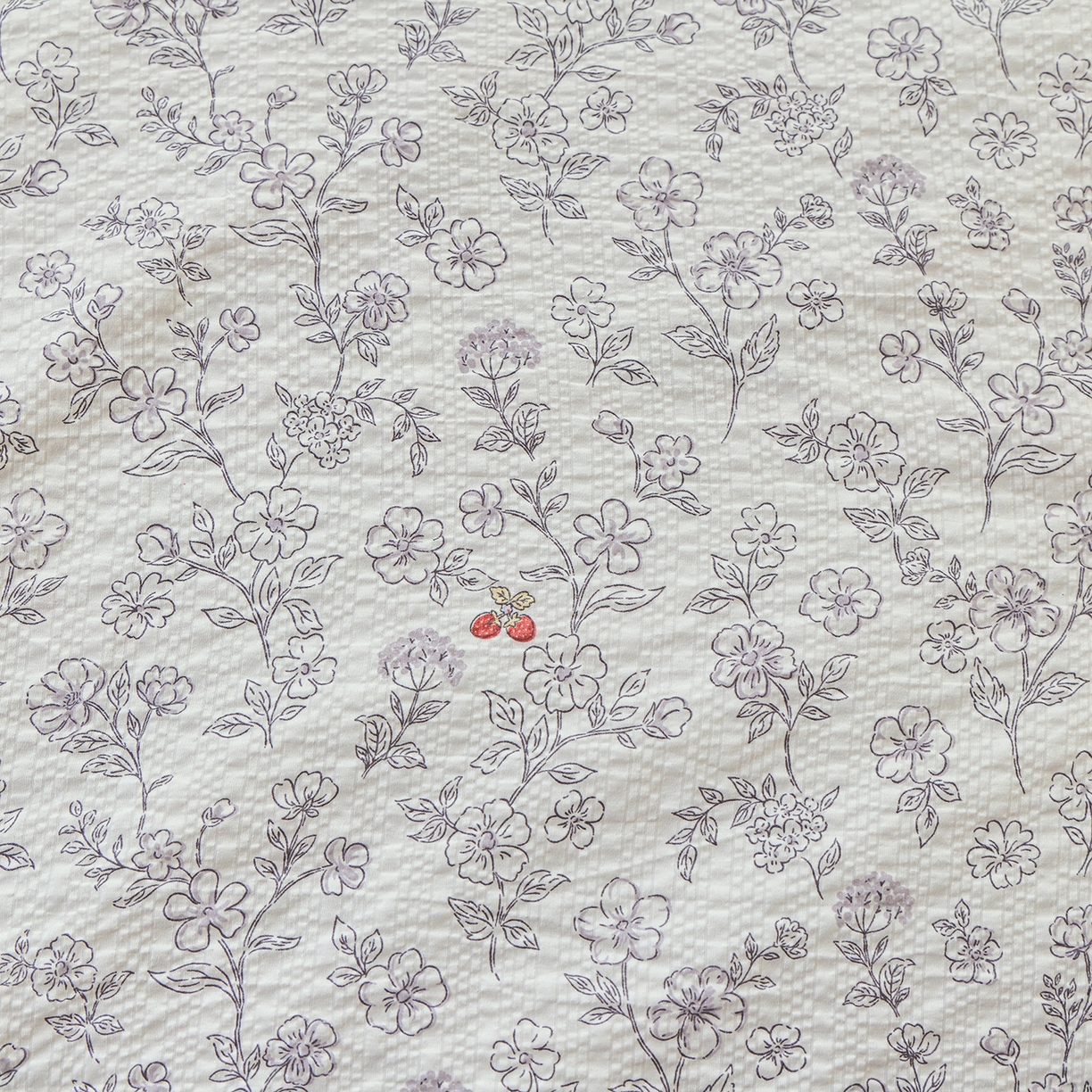 91家纺网 家纺一手货源 找家纺 人人爱家纺 2026新款泡芙纱欧式夏被夏凉被空调被四件套 线条画心