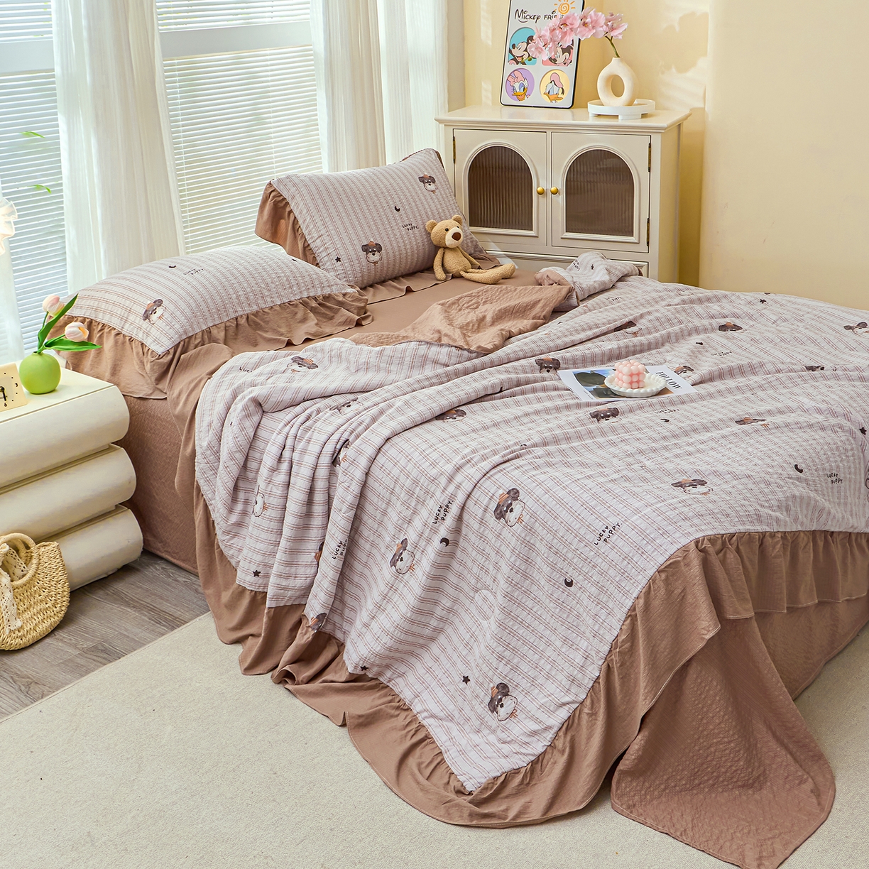 91家纺网 家纺一手货源 找家纺 人人爱家纺 2026新款泡芙纱欧式夏被夏凉被空调被四件套 咖啡狗