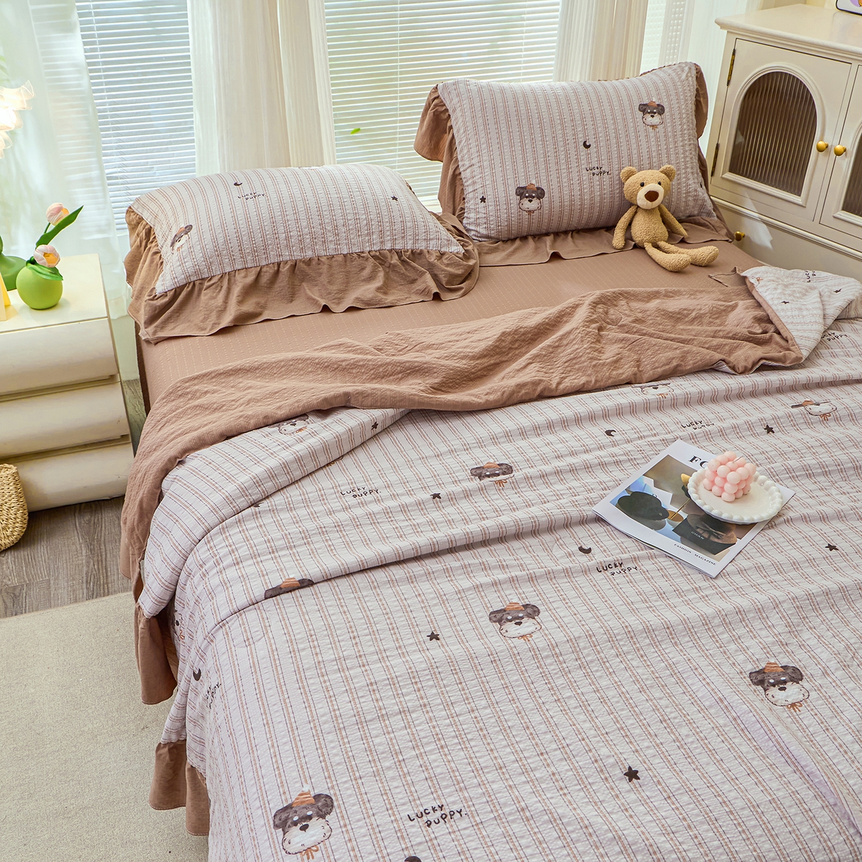 91家纺网 家纺一手货源 找家纺 人人爱家纺 2026新款泡芙纱欧式夏被夏凉被空调被四件套 咖啡狗