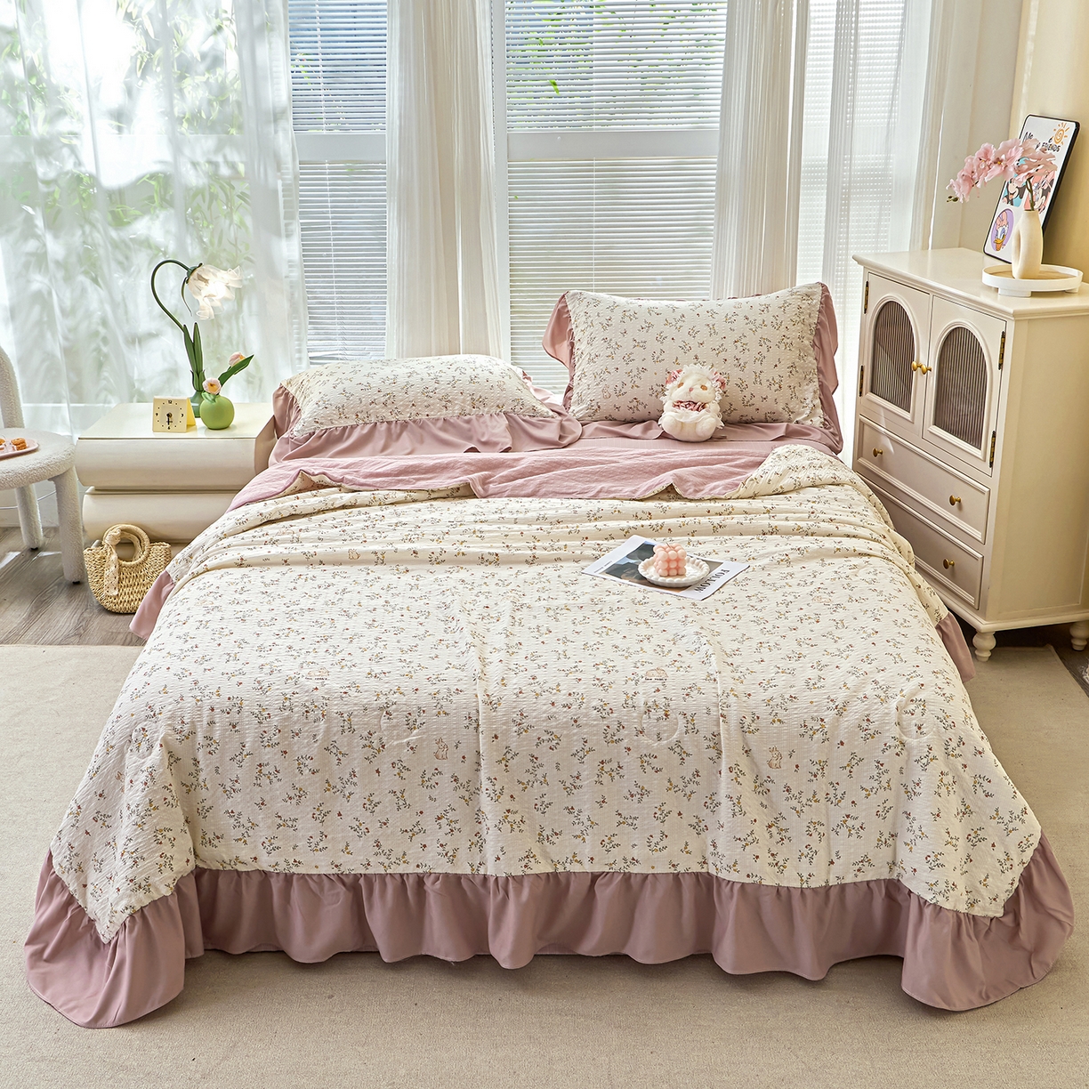 91家纺网 家纺一手货源 找家纺 人人爱家纺 2026新款泡芙纱欧式夏被夏凉被空调被四件套 花藤小兔