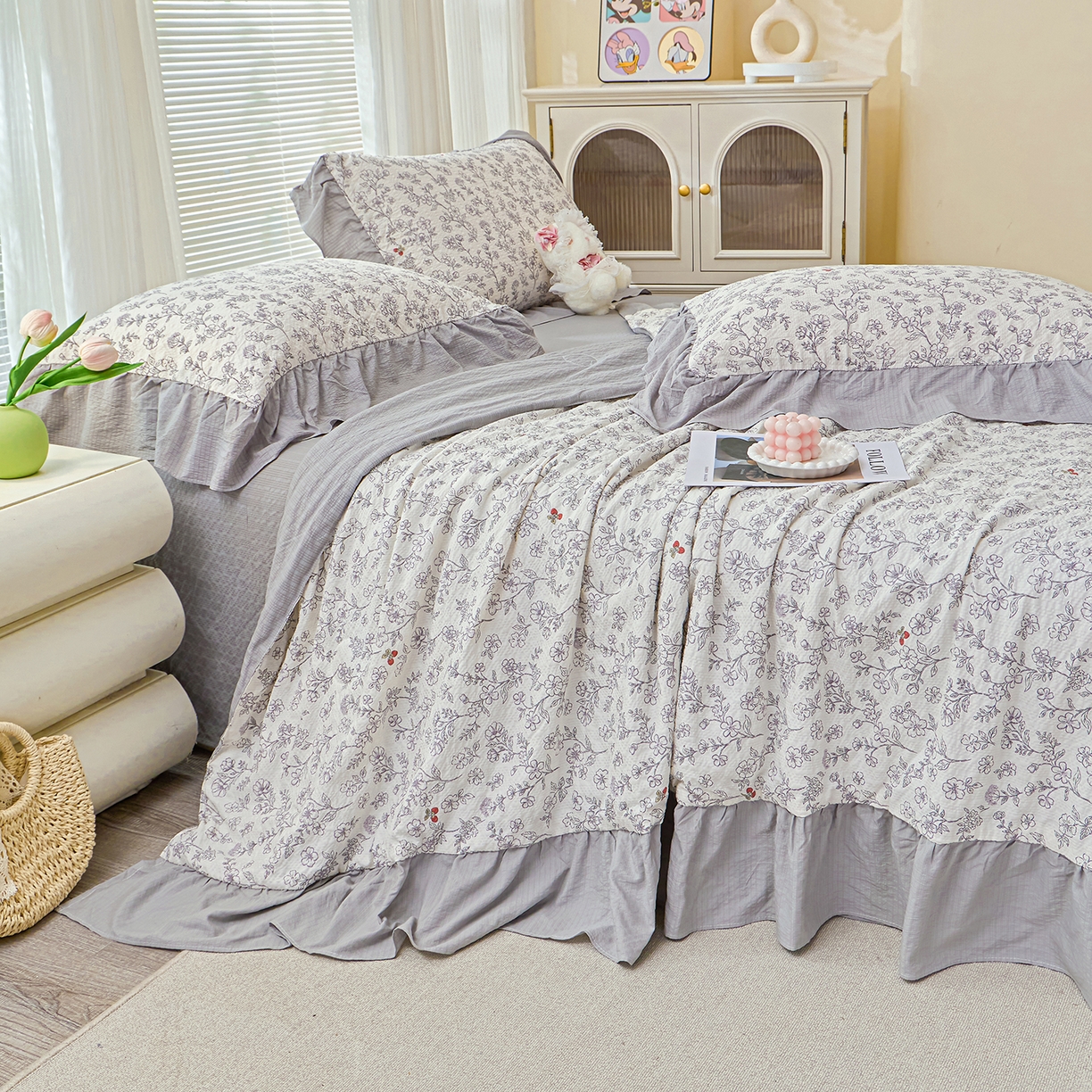 91家纺网 家纺一手货源 找家纺 人人爱家纺 2026新款泡芙纱欧式夏被夏凉被空调被四件套 线条画心