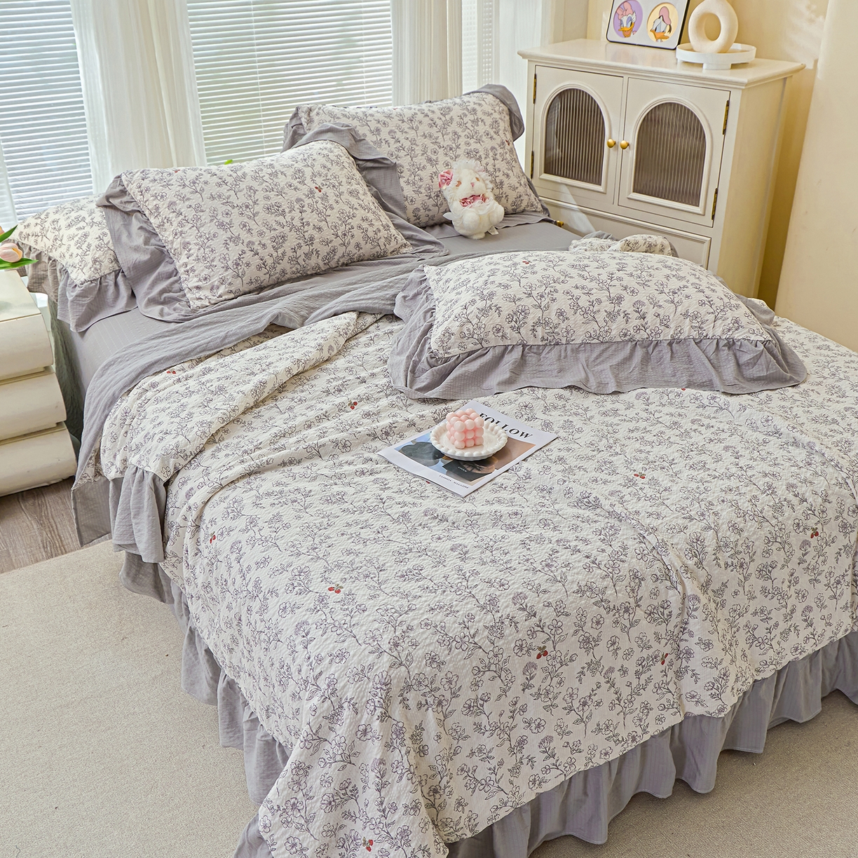 91家纺网 家纺一手货源 找家纺 人人爱家纺 2026新款泡芙纱欧式夏被夏凉被空调被四件套 线条画心