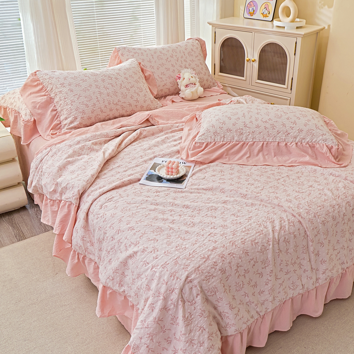 91家纺网 家纺一手货源 找家纺 人人爱家纺 2026新款泡芙纱欧式夏被夏凉被空调被四件套 杉条叶