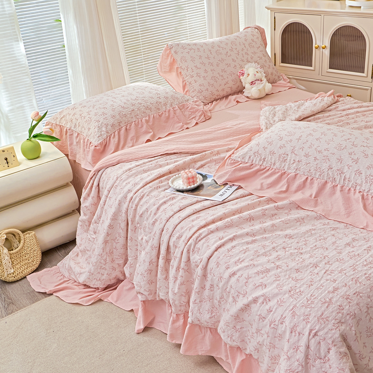 91家纺网 家纺一手货源 找家纺 人人爱家纺 2026新款泡芙纱欧式夏被夏凉被空调被四件套 杉条叶