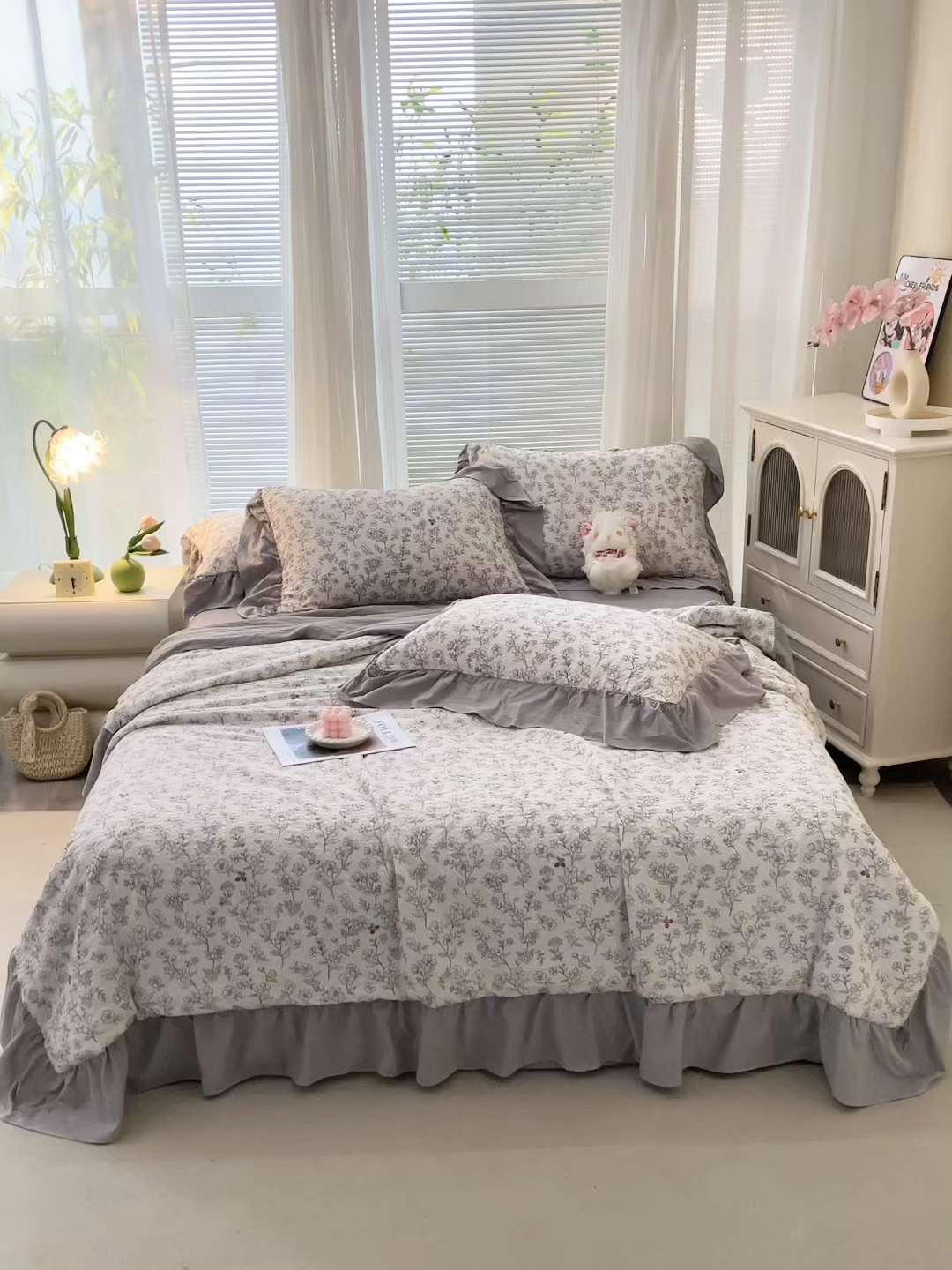 91家纺网 家纺一手货源 找家纺 人人爱家纺 2026新款泡芙纱欧式夏被夏凉被空调被四件套 线条画心