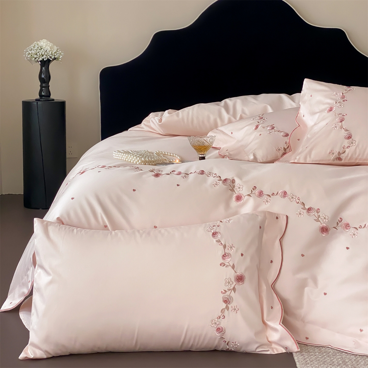 91家纺网 家纺一手货源 找家纺 （总）树下 2026新款a类100支50s双股刺绣高支高密贡缎长绒棉四件套全棉四件套-丹莓