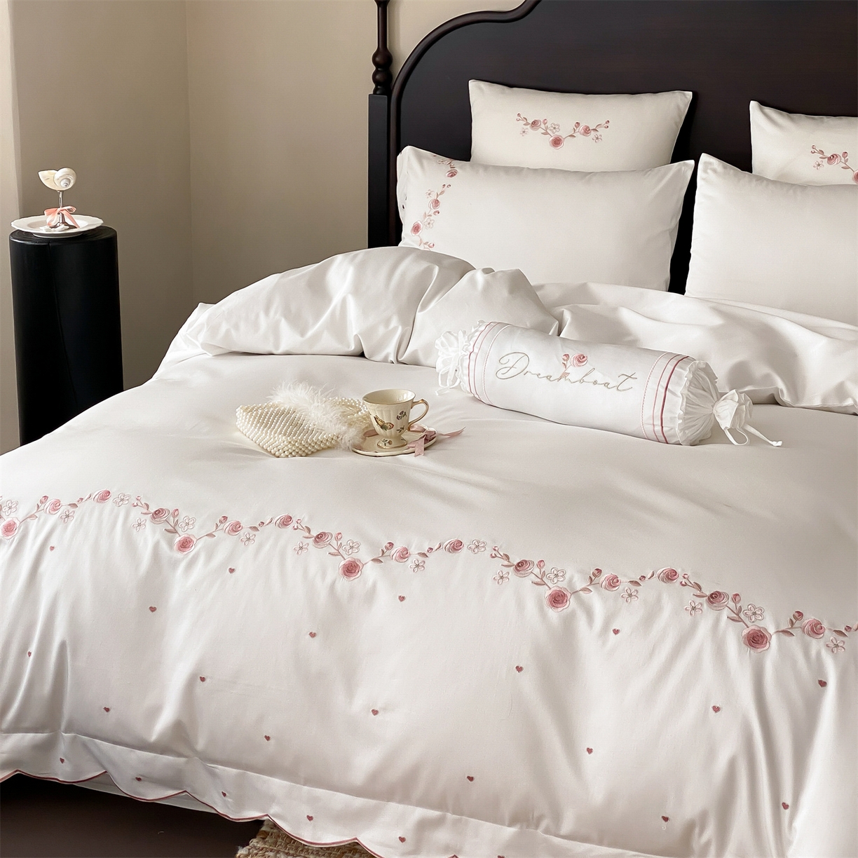 91家纺网 家纺一手货源 找家纺 （总）树下 2026新款a类100支50s双股刺绣高支高密贡缎长绒棉四件套全棉四件套-丹莓