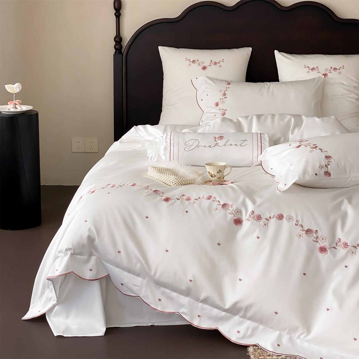 91家纺网 家纺一手货源 找家纺 （总）树下 2026新款a类100支50s双股刺绣高支高密贡缎长绒棉四件套全棉四件套-丹莓