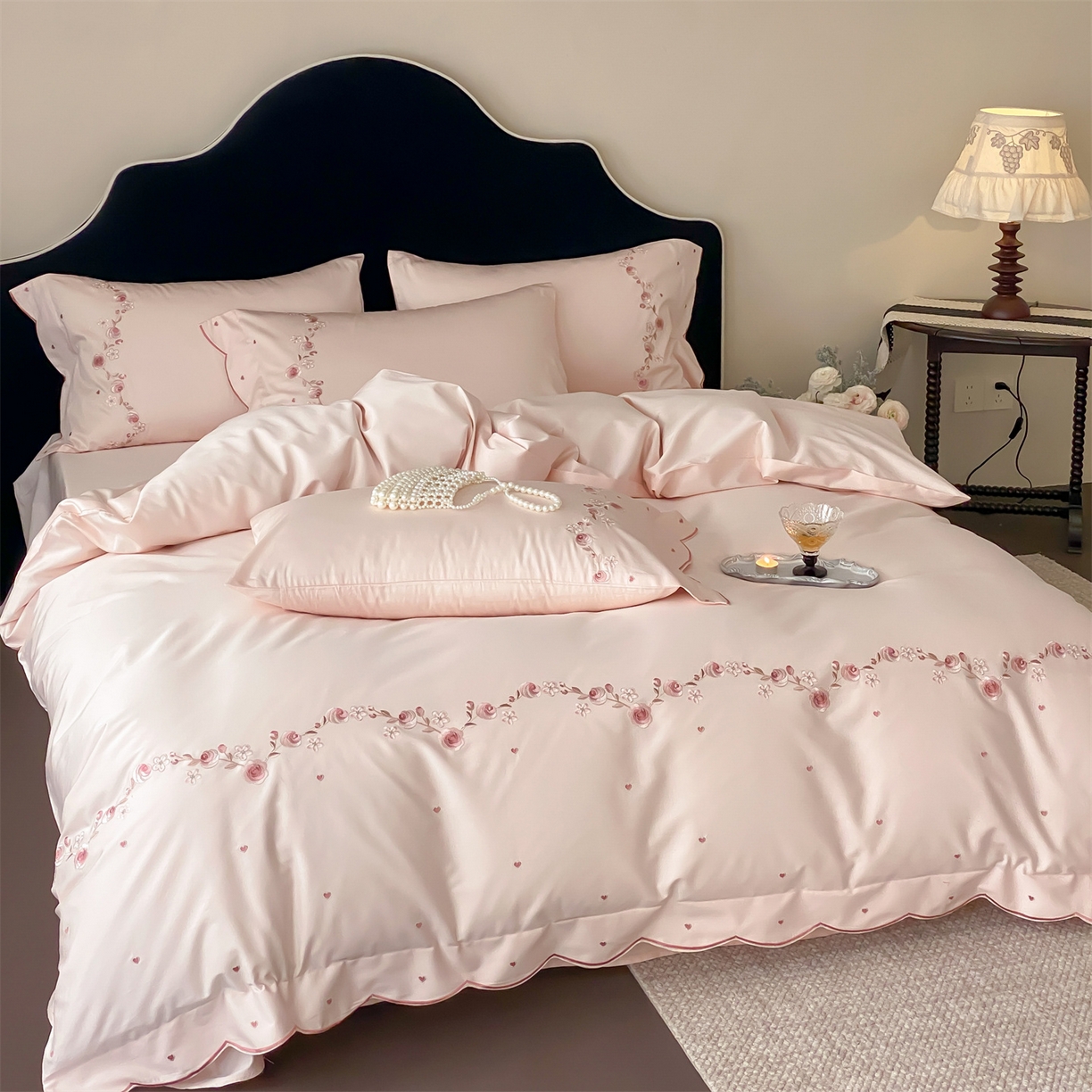 91家纺网 家纺一手货源 找家纺 树下 2026新款a类100支50s双股刺绣高支高密贡缎长绒棉四件套全棉四件套-丹莓 丹莓-粉