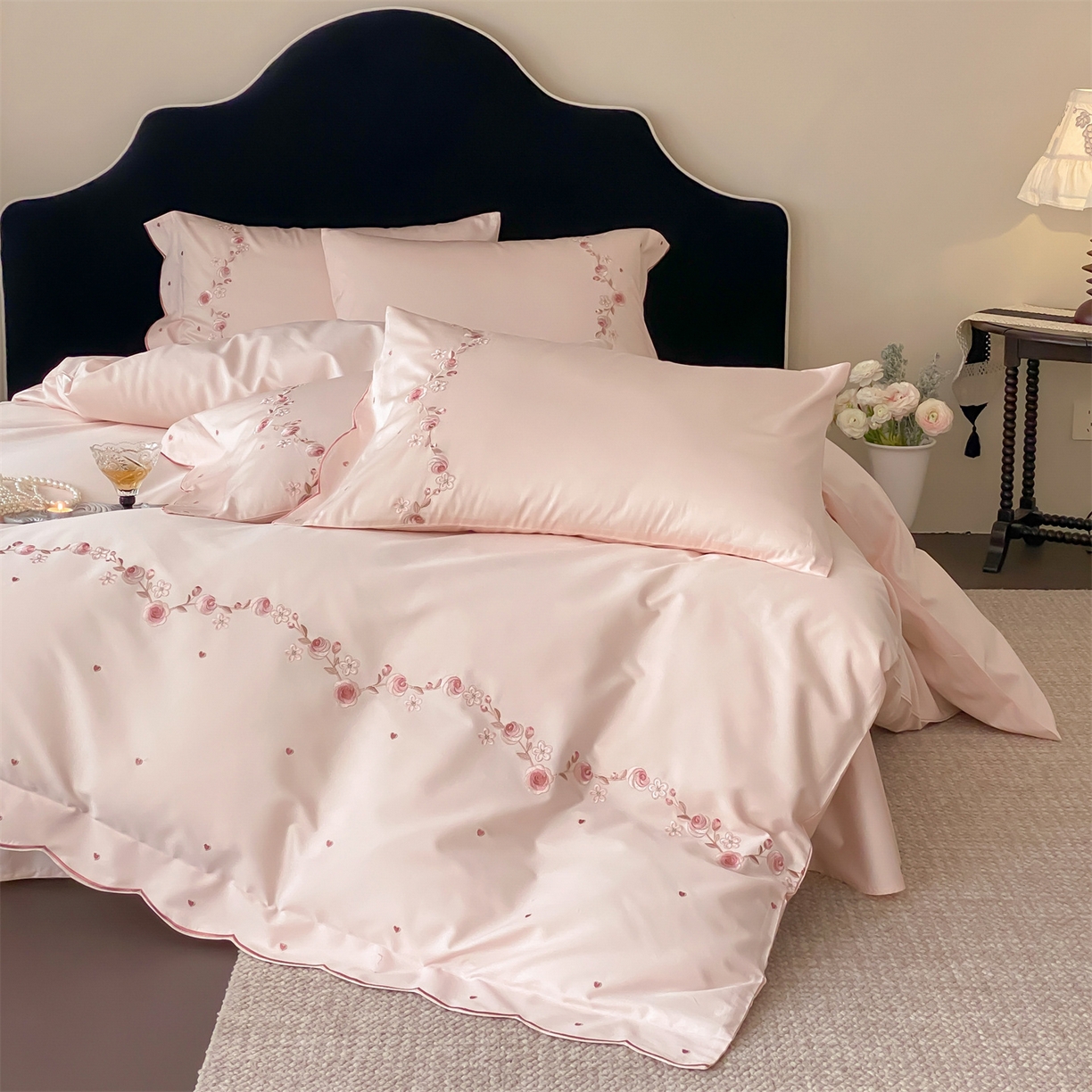 91家纺网 家纺一手货源 找家纺 树下 2026新款a类100支50s双股刺绣高支高密贡缎长绒棉四件套全棉四件套-丹莓 丹莓-粉