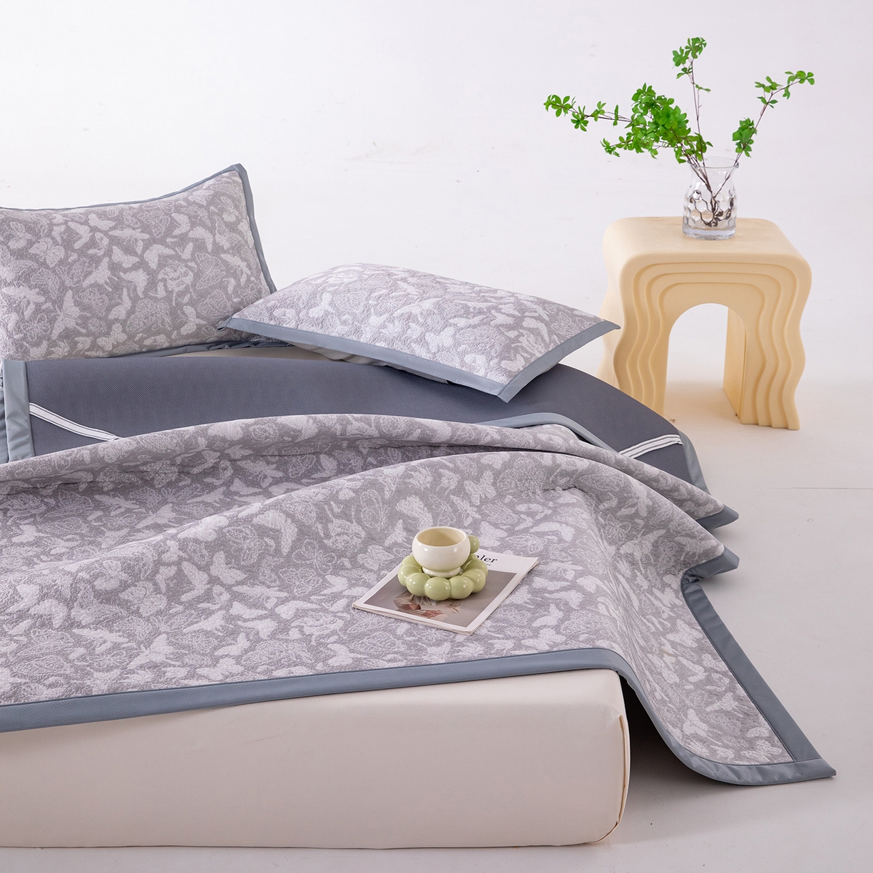 91家纺网 家纺一手货源 找家纺 （总）女子家纺 2026新款A类凉感冰豆豆双面提花席-漫天蝶舞系列