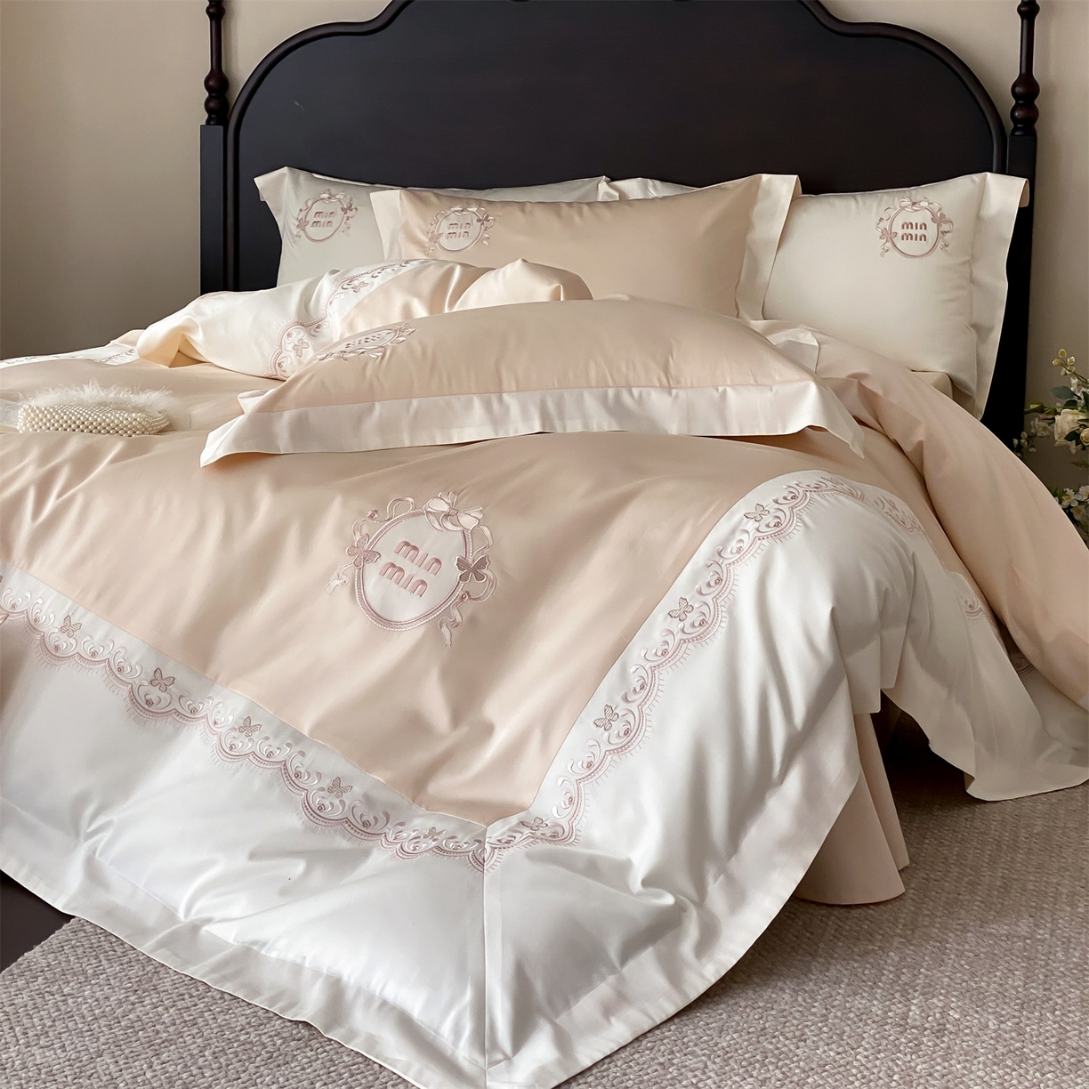 91家纺网 家纺一手货源 找家纺 （总）树下 2026新款a类100支50s双股刺绣高支高密贡缎长绒棉四件套全棉四件套-蝶吟