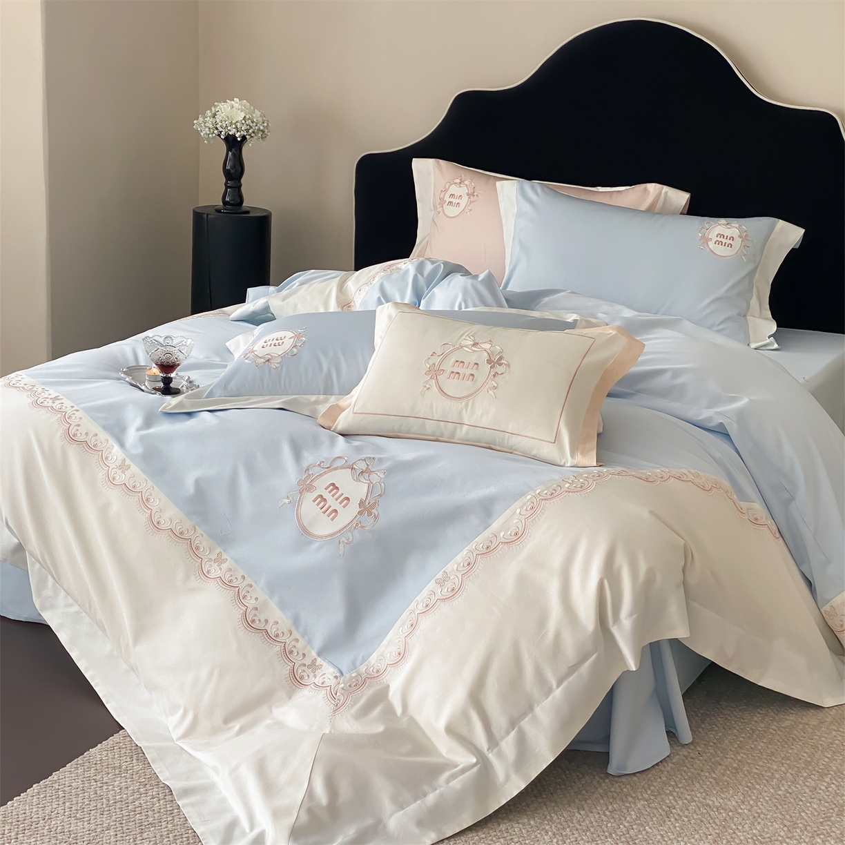 91家纺网 家纺一手货源 找家纺 树下 2026新款a类100支50s双股刺绣高支高密贡缎长绒棉四件套全棉四件套-蝶吟 蝶吟-蓝