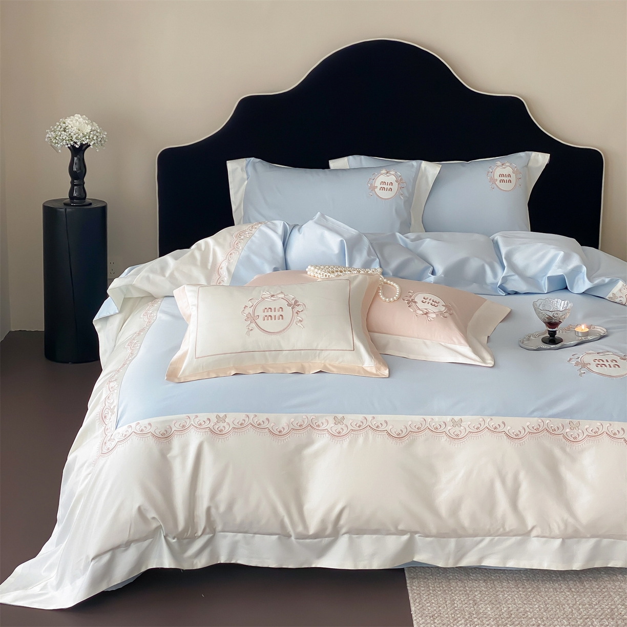 91家纺网 家纺一手货源 找家纺 树下 2026新款a类100支50s双股刺绣高支高密贡缎长绒棉四件套全棉四件套-蝶吟 蝶吟-蓝