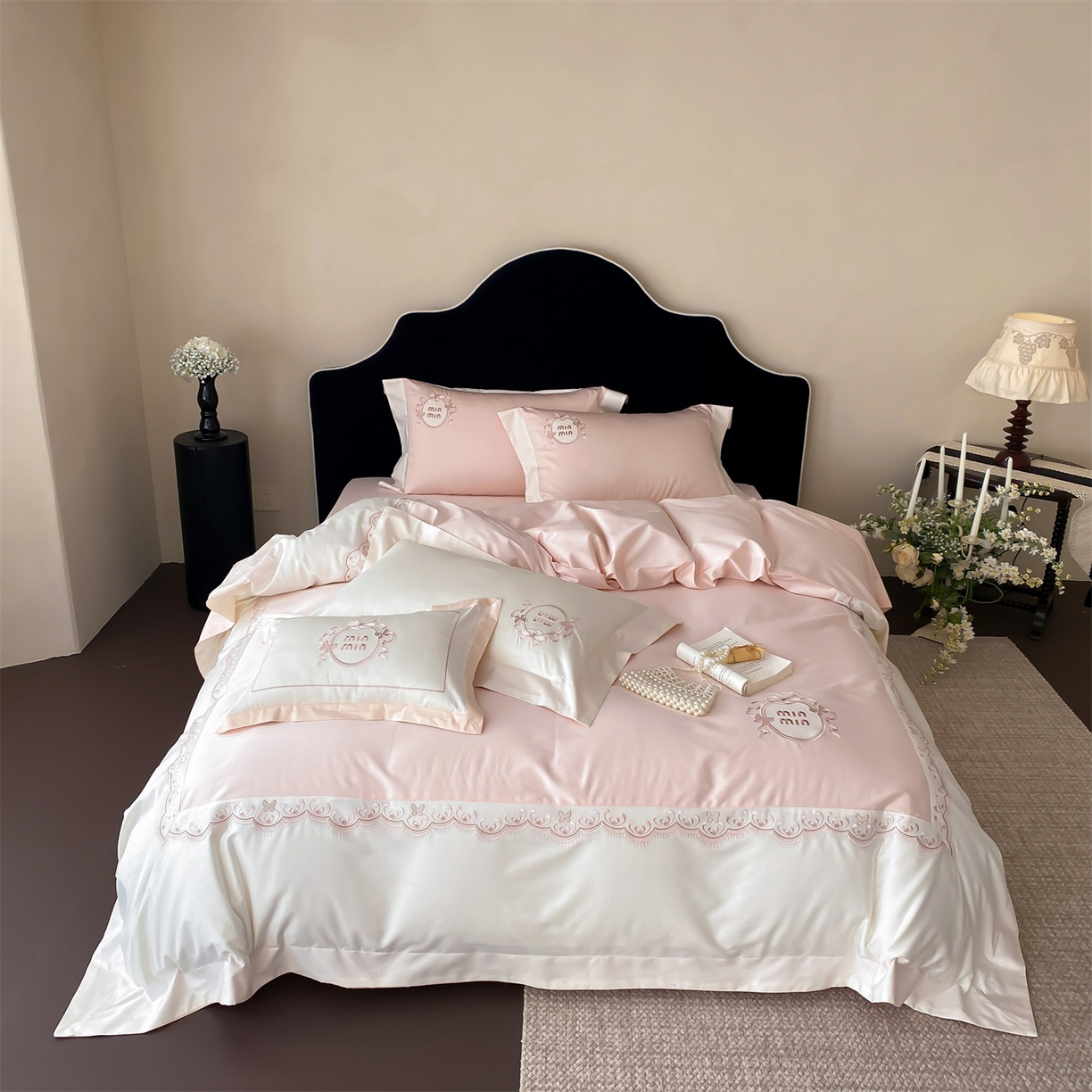 91家纺网 家纺一手货源 找家纺 树下 2026新款a类100支50s双股刺绣高支高密贡缎长绒棉四件套全棉四件套-蝶吟 蝶吟-粉