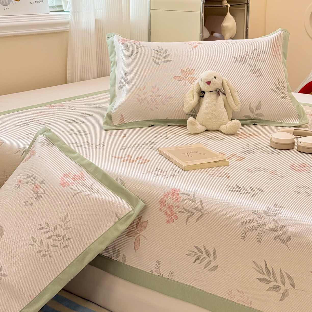 91家纺网 家纺一手货源 找家纺 慕尚家纺 2026新款清新凉感冰藤席平铺款 情人草