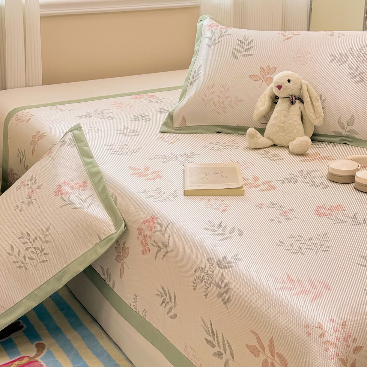 91家纺网 家纺一手货源 找家纺 慕尚家纺 2026新款清新凉感冰藤席平铺款 情人草