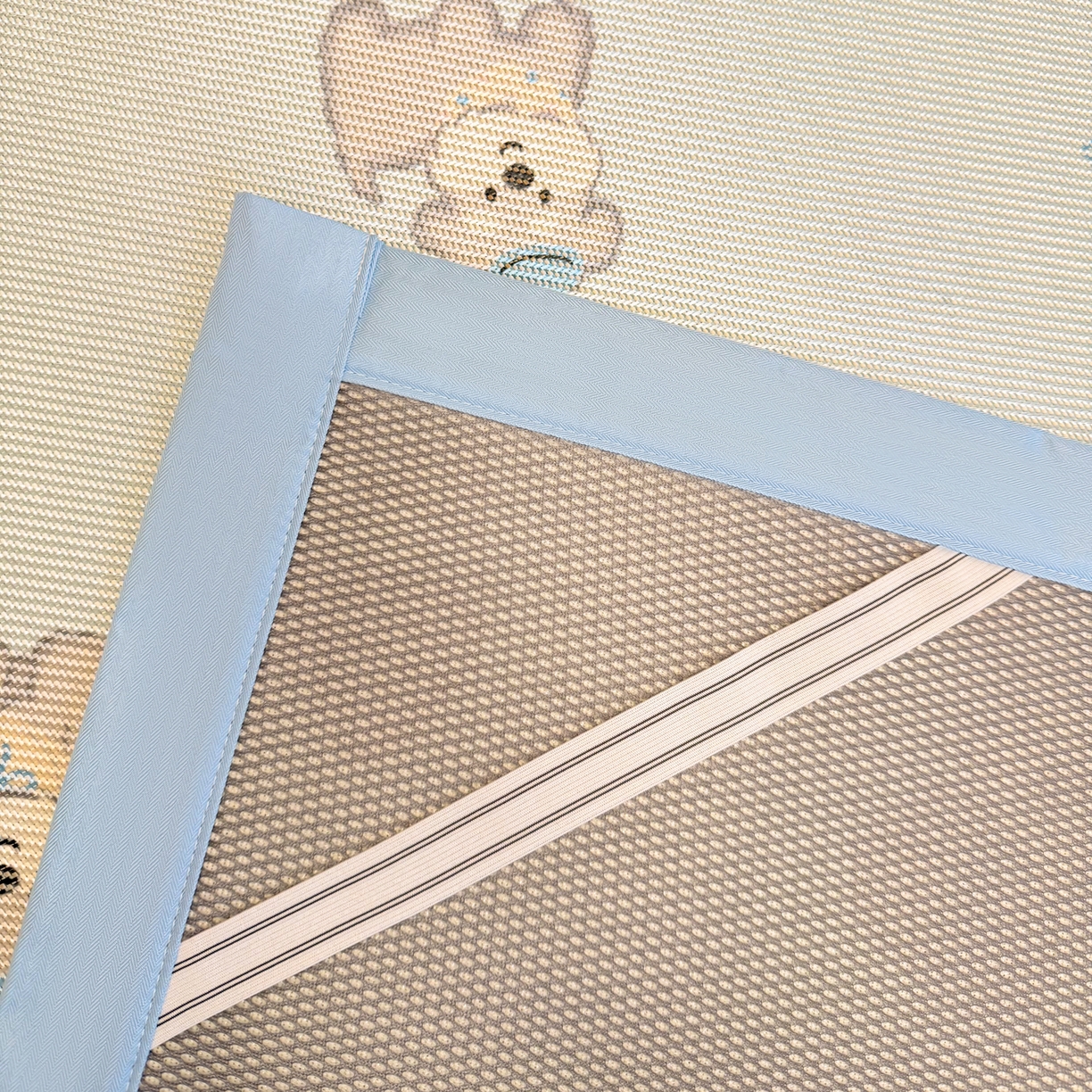 91家纺网 家纺一手货源 找家纺 慕尚家纺 2026新款清新凉感冰藤席平铺款 开心约克