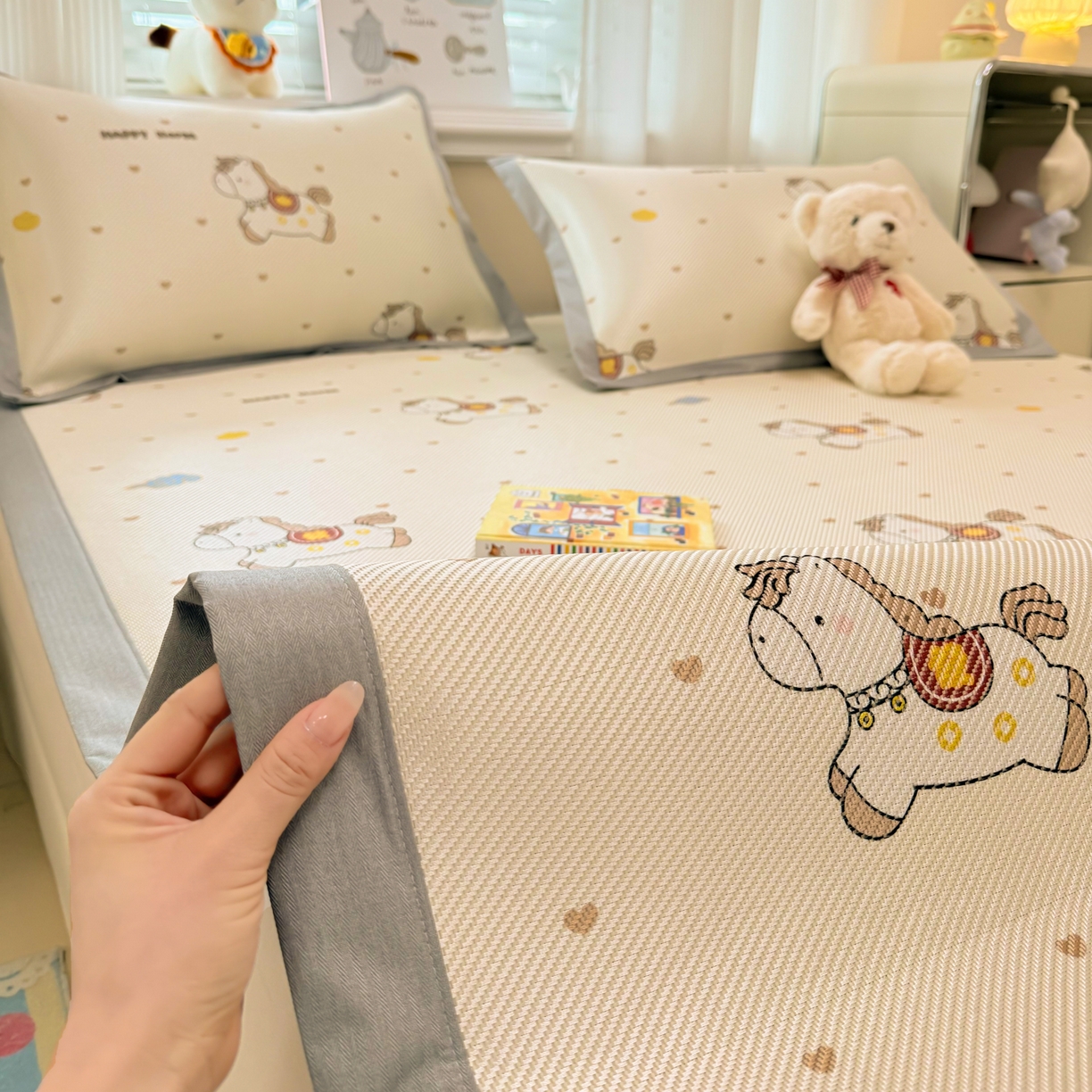 91家纺网 家纺一手货源 找家纺 慕尚家纺 2026新款清新凉感冰藤席平铺款 马踏祥光