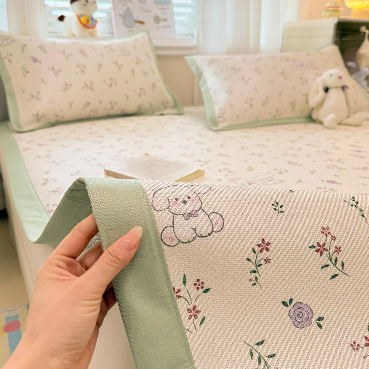 91家纺网 家纺一手货源 找家纺 慕尚家纺 2026新款清新凉感冰藤席平铺款 顽皮兔