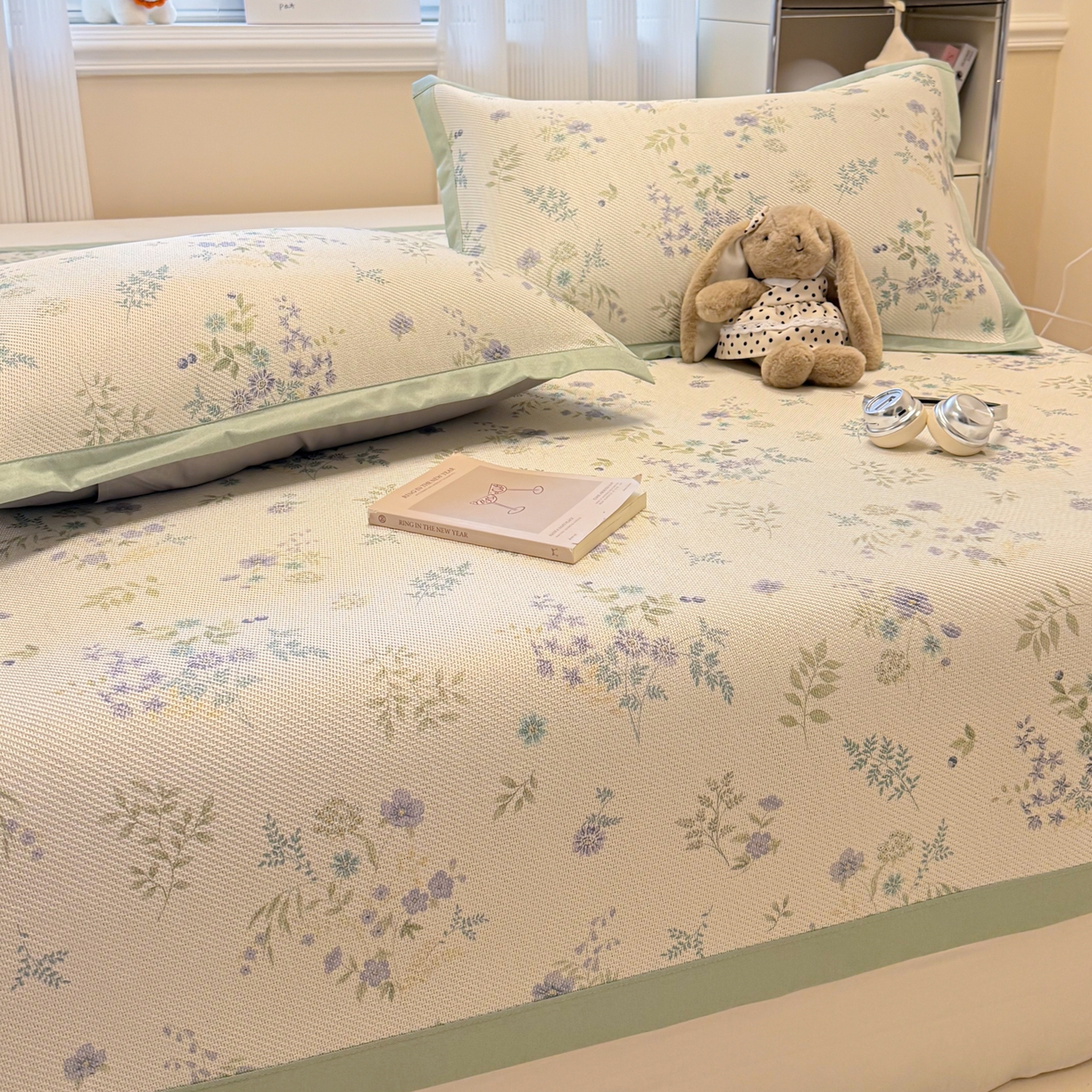 91家纺网 家纺一手货源 找家纺 慕尚家纺 2026新款清新凉感冰藤席平铺款 梦幻紫花