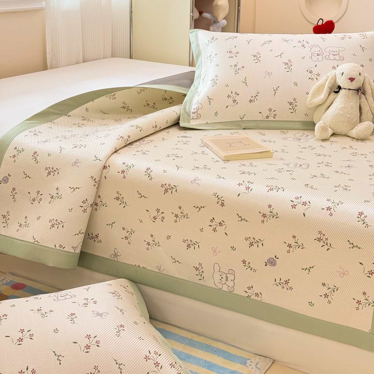 91家纺网 家纺一手货源 找家纺 慕尚家纺 2026新款清新凉感冰藤席平铺款 顽皮兔