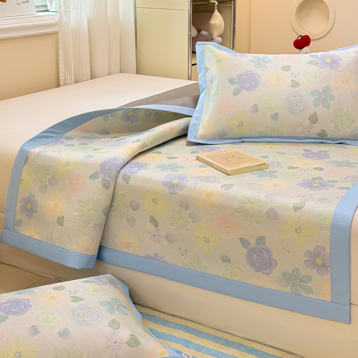 91家纺网 家纺一手货源 找家纺 慕尚家纺 2026新款清新凉感冰藤席平铺款 碎冰蓝