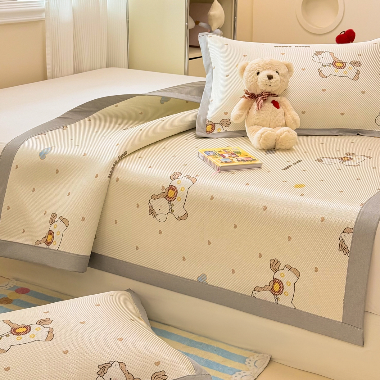 91家纺网 家纺一手货源 找家纺 慕尚家纺 2026新款清新凉感冰藤席平铺款 马踏祥光